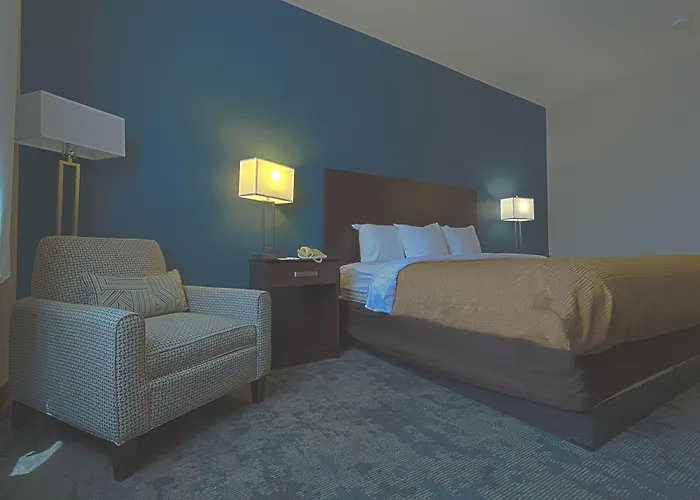 Clarion I-40 Route 66 Inn 4*
