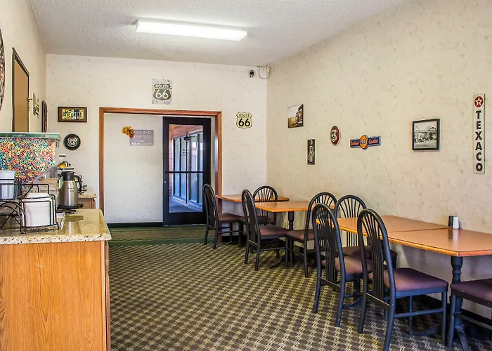 Clarion I-40 Route 66 Inn